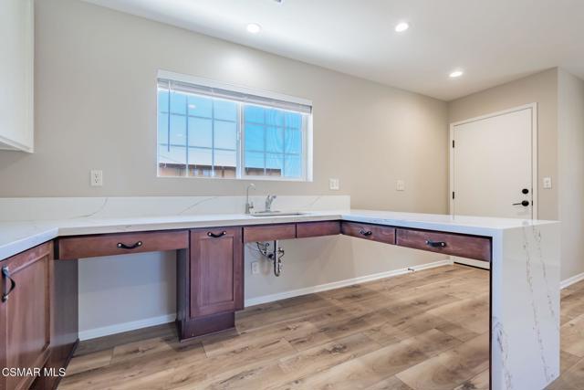 3242 Hereford Court, Simi Valley CA: https://media.crmls.org/mediaz/a6f638e2-b23d-41d1-ac5e-b8f003510d1c.jpg