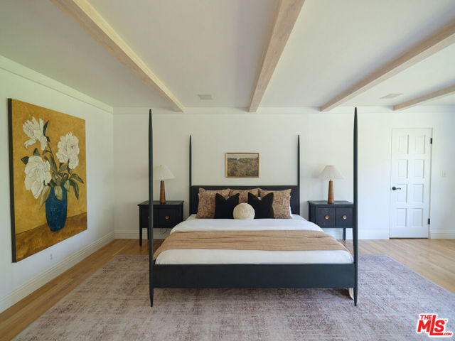 2 Eucalyptus Lane, Rolling Hills CA: https://media.crmls.org/mediaz/a6f6b115-1ee3-461c-8604-6346b3f4622f.jpg