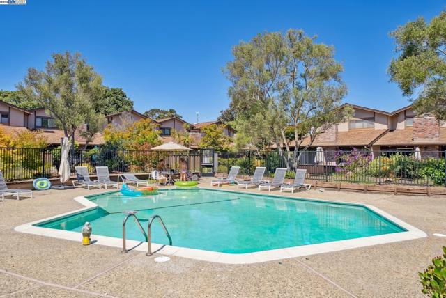 1230 Ballena Blvd, Alameda CA: https://media.crmls.org/mediaz/a6f6e6ab-769c-4e58-b3ce-2fe7a5e823c9.jpg