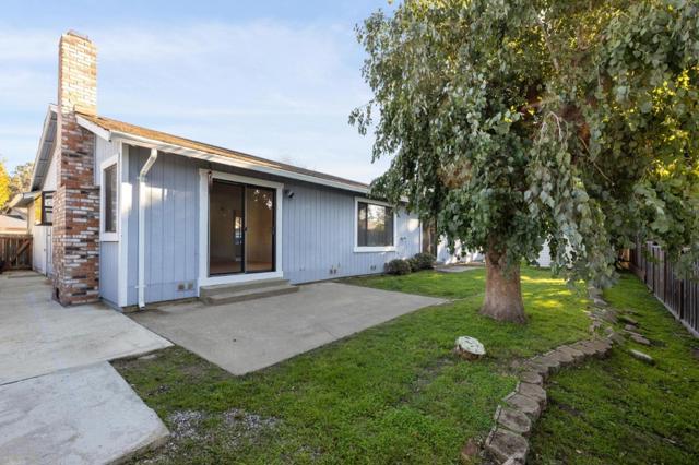 754 Vasques Drive, Half Moon Bay CA: https://media.crmls.org/mediaz/a6f7cb69-e940-4f4d-980e-4ad7e288b0d9.jpg