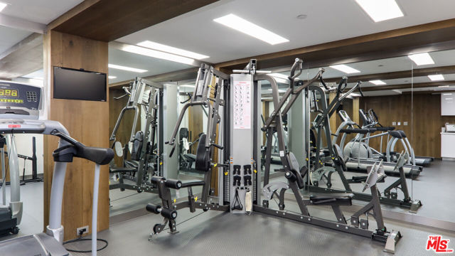 1818 Thayer Avenue, Los Angeles CA: https://media.crmls.org/mediaz/a6f813d7-2328-4e51-9832-0bc756c8c685.jpg