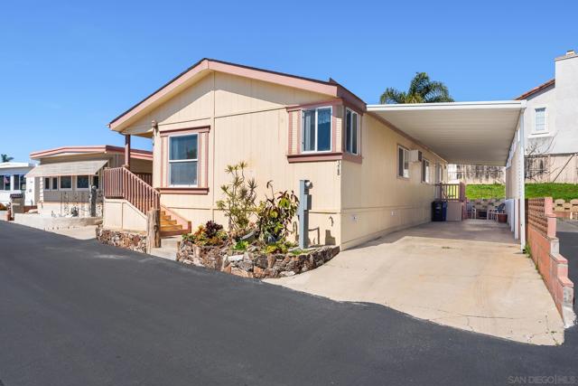 328 Killdeer, Oceanside CA: https://media.crmls.org/mediaz/a6f92845-8fc9-41b2-ad00-6e9c40c643d4.jpg
