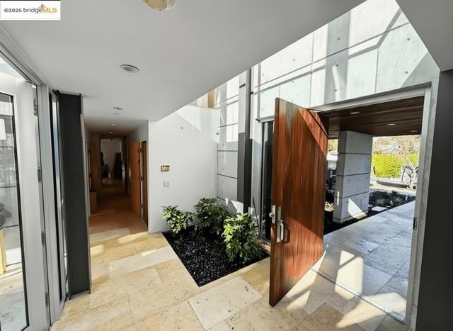 4000 Manzana Lane, Palo Alto CA: https://media.crmls.org/mediaz/a6f93014-462a-44df-8b40-9b24276e1d35.jpg