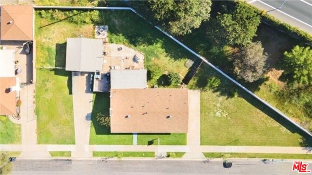 812 W Fernfield Drive, Monterey Park CA: https://media.crmls.org/mediaz/a6f9b77d-92c7-4d9e-a32f-2285c92d4efc.jpg