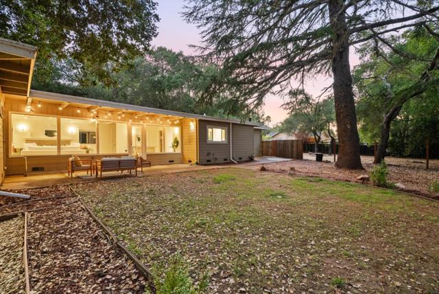 20141 Mendelsohn Lane, Saratoga CA: https://media.crmls.org/mediaz/a6f9e997-c30f-4b1d-9210-121e7fa5e837.jpg