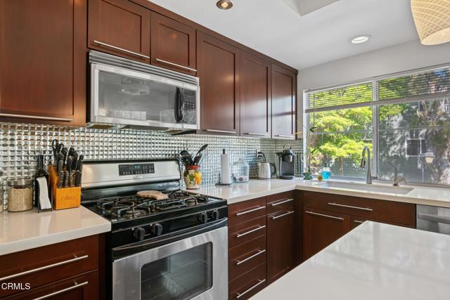 Detail Gallery Image 11 of 20 For 4916 Berlioz St, Ventura,  CA 93003 - 2 Beds | 2/1 Baths