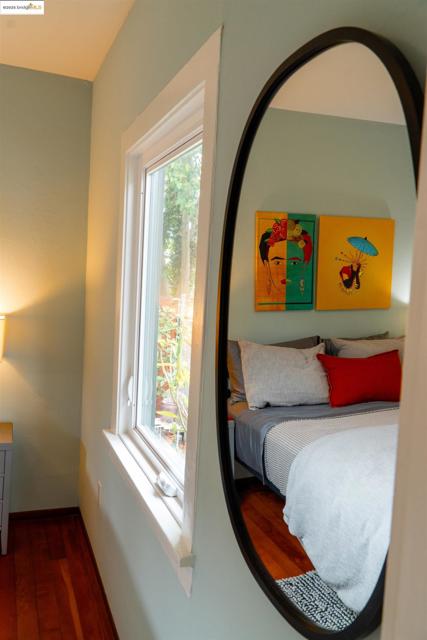 1130 Derby St, Berkeley CA: https://media.crmls.org/mediaz/a6fac65f-06a4-41a7-8c81-96201cafd980.jpg