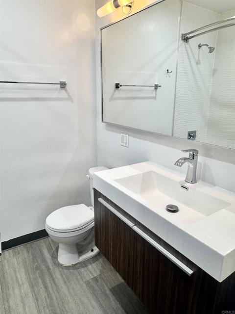 Detail Gallery Image 6 of 17 For 7224 Hillside Ave #32,  Hollywood,  CA 90046 - 2 Beds | 2 Baths