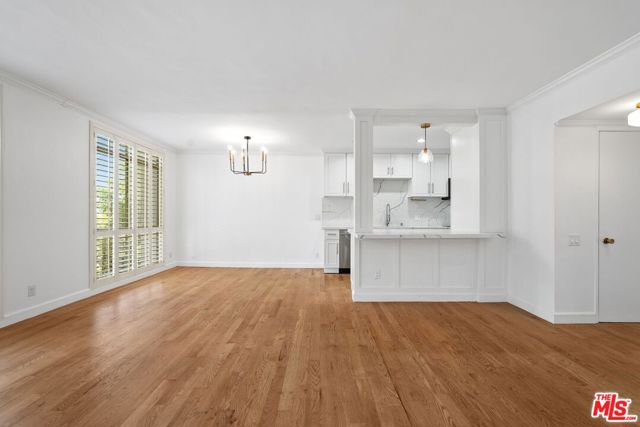 7270 Hillside Avenue, Los Angeles CA: https://media.crmls.org/mediaz/a6fc891f-25f6-4da3-baab-99ddae0b7d6e.jpg