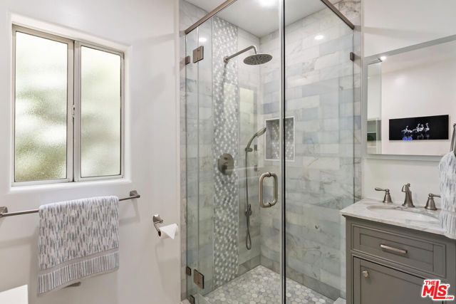 13155 Hartsook Street, Sherman Oaks CA: https://media.crmls.org/mediaz/a6fcaab0-7ff2-423f-aa07-1df005cfa12d.jpg