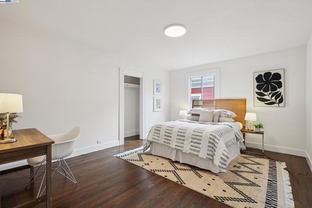 1805 Eagle Ave, Alameda CA: https://media.crmls.org/mediaz/a6fcb9a2-bb35-4ef8-ab0c-8ebc90c402e0.jpg