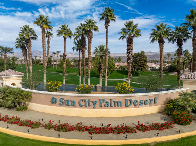 78210 Gray Hawk Drive, Palm Desert CA: https://media.crmls.org/mediaz/a6fcbd69-ec4e-4983-b0e2-1bae7b53e884.jpg