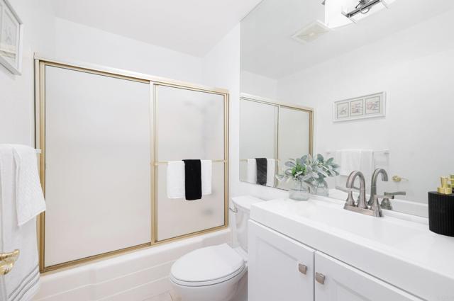 Detail Gallery Image 18 of 26 For 424 Stratford Ct #B11,  Del Mar,  CA 92014 - 2 Beds | 2 Baths