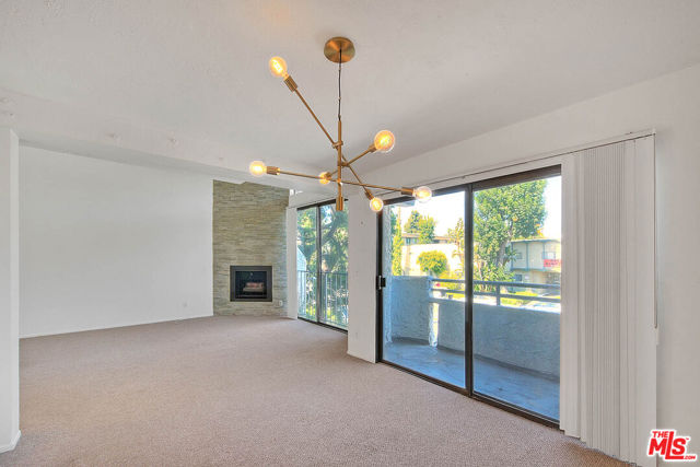 4311 Colfax Avenue, Studio City CA: https://media.crmls.org/mediaz/a6fd22b2-2309-4bae-92e9-4c3e5ed0395d.jpg