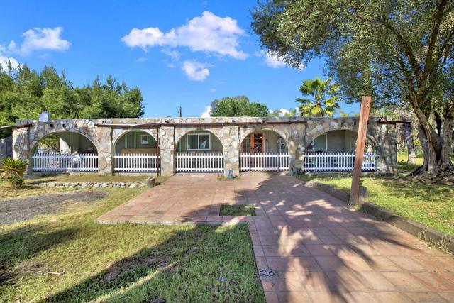 30100 Valley Center Rd., Valley Center CA: https://media.crmls.org/mediaz/a6fd80ea-4622-412c-bcdf-0934b7baa1e9.jpg