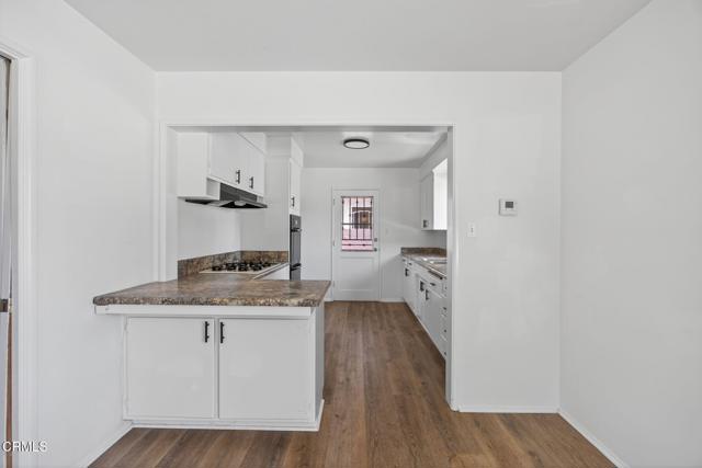 286 Homer Avenue, Ventura CA: https://media.crmls.org/mediaz/a6fdd113-69d5-46d8-af1c-4319c3b3f632.jpg