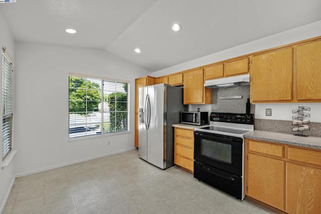 6997 Foxtail Dr, Livermore CA: https://media.crmls.org/mediaz/a6ffd5ff-18f1-4df0-8c0f-65ab80415350.jpg