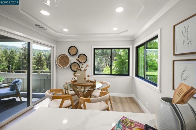 600 Terra California Dr, Walnut Creek CA: https://media.crmls.org/mediaz/a7001aba-4fb9-4ac3-b8a0-3a92cb6508c3.jpg