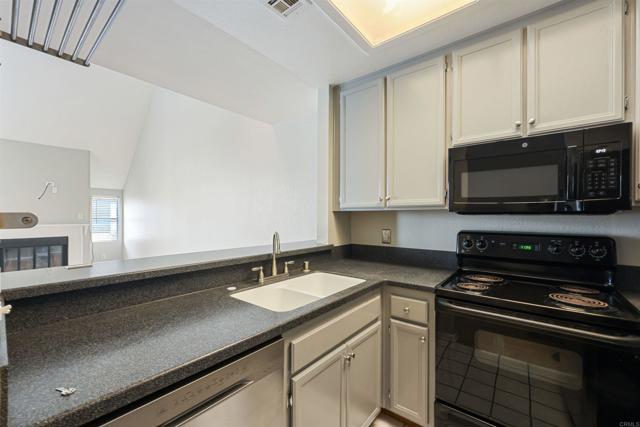 Detail Gallery Image 9 of 31 For 2232 River Run Dr #206,  San Diego,  CA 92108 - 2 Beds | 2 Baths