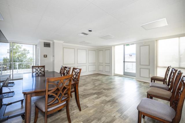 400 Davey Glen Road, Belmont CA: https://media.crmls.org/mediaz/a7007416-1113-4ec5-8f96-1165c6b8c6ee.jpg