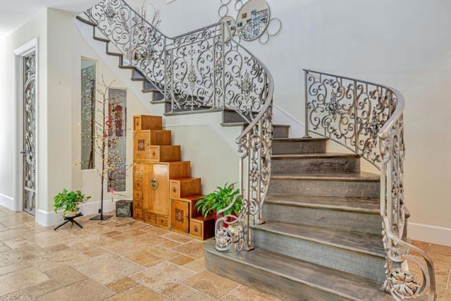 1998 Camino A Los Cerros, Menlo Park CA: https://media.crmls.org/mediaz/a70124ca-5050-4703-8d3e-3c3d333c5bdb.jpg