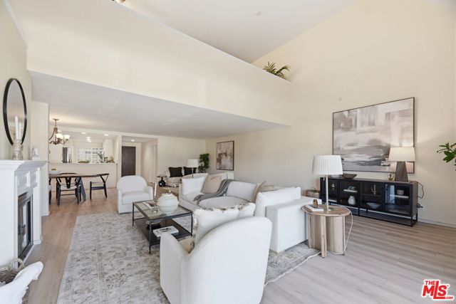 700 Esplanade, Redondo Beach, California 90277, 3 Bedrooms Bedrooms, 0 ,2 BathroomsBathrooms,Residential,For Sale,Esplanade,0,26839309