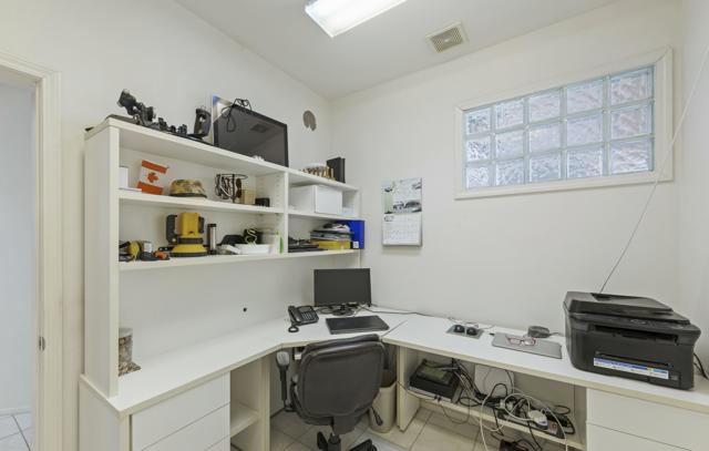 38129 Grand Oaks Avenue Avenue, Palm Desert CA: https://media.crmls.org/mediaz/a7016fd4-7972-4496-9bfe-a4d27e17d655.jpg