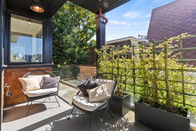 2853 Broderick Street, San Francisco CA: https://media.crmls.org/mediaz/a70180f9-b11e-424d-9ddc-2a3ad9229dbd.jpg