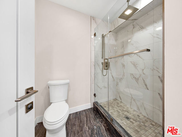 1325 Valley View Road, 201 photo 23