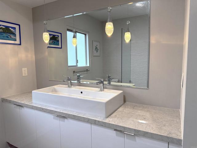 155 15Th Street, Del Mar CA: https://media.crmls.org/mediaz/a7018f63-694d-4102-b086-002201cb0f41.jpg