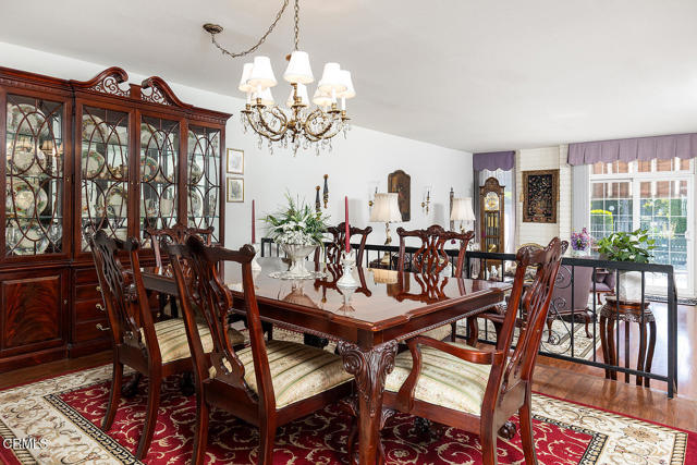 848 S ORANGE GROVE Boulevard, Pasadena CA: https://media.crmls.org/mediaz/a701d49e-cb7f-43a9-8714-31fb81769825.jpg