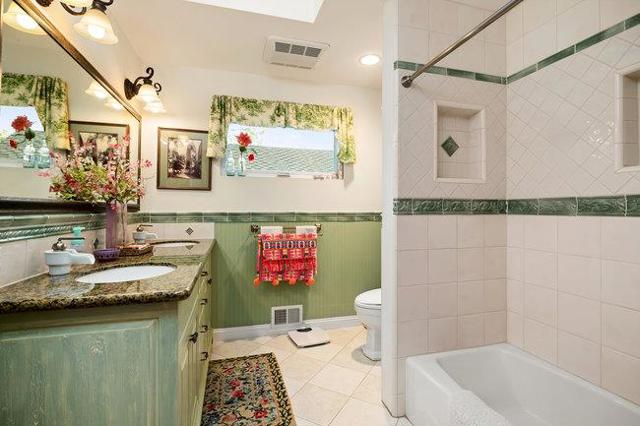 1175 Westridge Drive, Portola Valley CA: https://media.crmls.org/mediaz/a701d951-bfe1-4bcf-a26e-0a325420e643.jpg