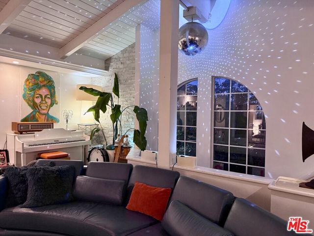 2225 N Cahuenga Boulevard, Los Angeles CA: https://media.crmls.org/mediaz/a7026e02-bf1e-49c6-ac8a-834e5fd4895c.jpg