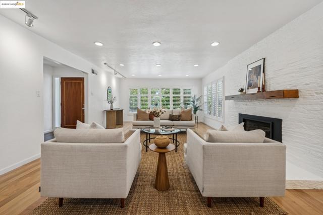 1044 Collier Dr, San Leandro CA: https://media.crmls.org/mediaz/a703244d-91f3-4995-be24-697c1ece487b.jpg