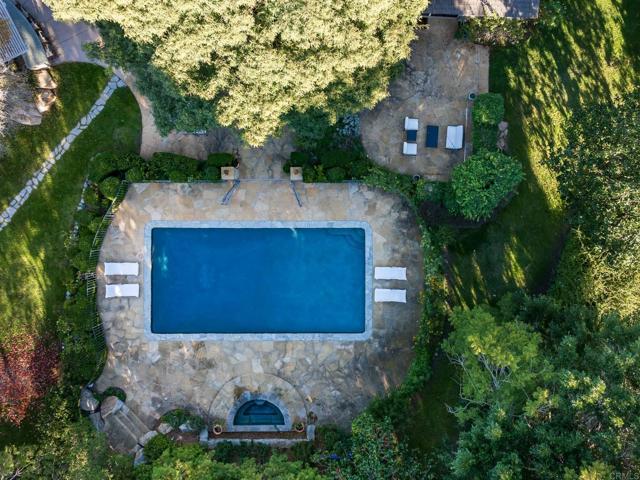 Image 22 of 39 For 16041 Via Del Alba