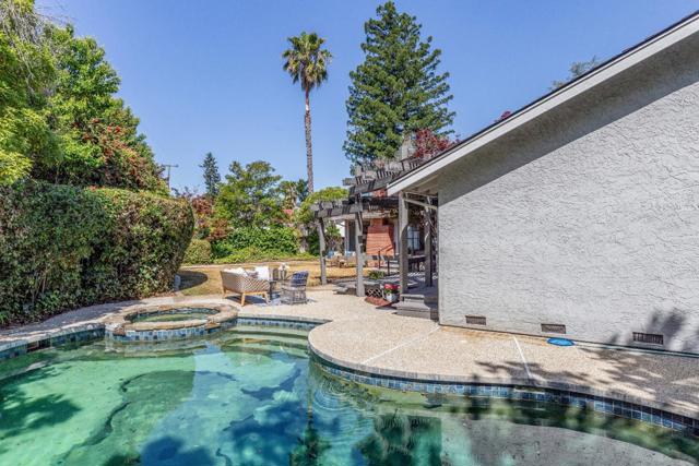 20412 CUNNINGHAM Place, Saratoga CA: https://media.crmls.org/mediaz/a7049558-0187-4865-a007-5d84c3345190.jpg