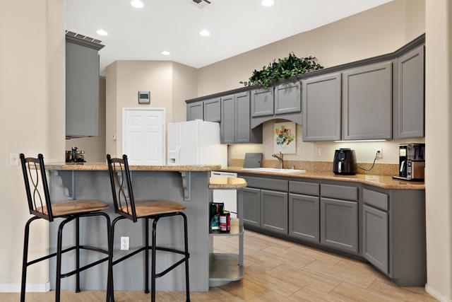 82745 Odlum Drive, Indio CA: https://media.crmls.org/mediaz/a704f228-9c71-4923-8869-c3cd35f08e1e.jpg