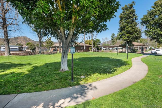 2700 Valley Parkway, Escondido CA: https://media.crmls.org/mediaz/a70570ba-d04d-4657-afce-e79d8242290c.jpg
