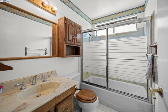 676 Colusa Way, Livermore CA: https://media.crmls.org/mediaz/a70597e8-7f2d-4e4c-9def-9dc499965595.jpg