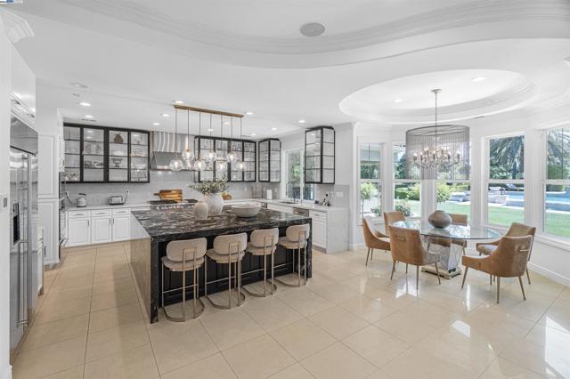 8324 Waterwell Way, Tracy CA: https://media.crmls.org/mediaz/a7060865-6101-4e46-a666-f011923b88cd.jpg