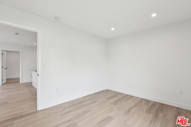 6731 Delco Avenue, Winnetka CA: https://media.crmls.org/mediaz/a7074779-0e89-49d6-a269-95f077b56e45.jpg