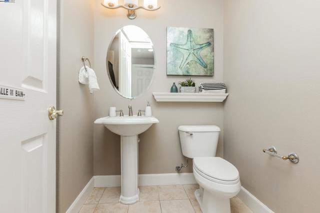 5633 Selena Ct, Pleasanton CA: https://media.crmls.org/mediaz/a708b2e7-c877-4440-8774-0cd11d132088.jpg