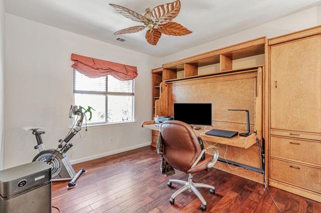 975 Oak Brook Way, Gilroy CA: https://media.crmls.org/mediaz/a708bd1e-4849-4b64-b80a-2bac47ed3c48.jpg