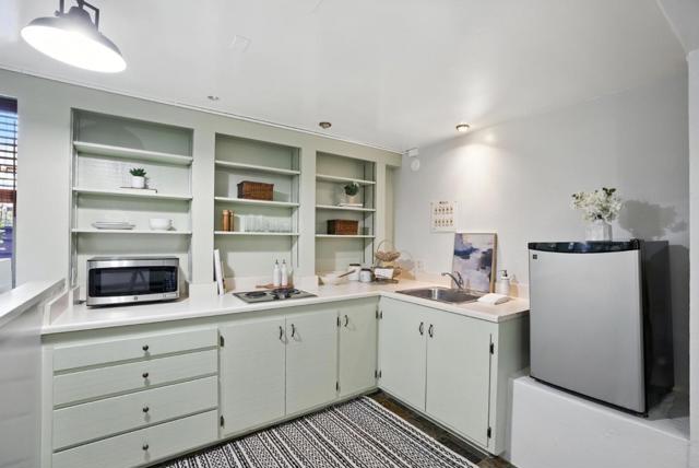 600 Martin Street, Monterey CA: https://media.crmls.org/mediaz/a70a493c-2a73-4acd-a99e-717ecce8263e.jpg