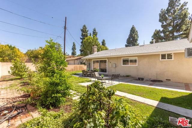18515 Chatsworth Street photo 17