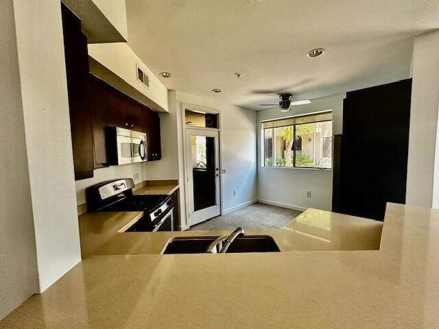 870 E Palm Canyon Drive, Palm Springs CA: https://media.crmls.org/mediaz/a70c59f6-12bf-4733-b7d2-d245d790e69d.jpg