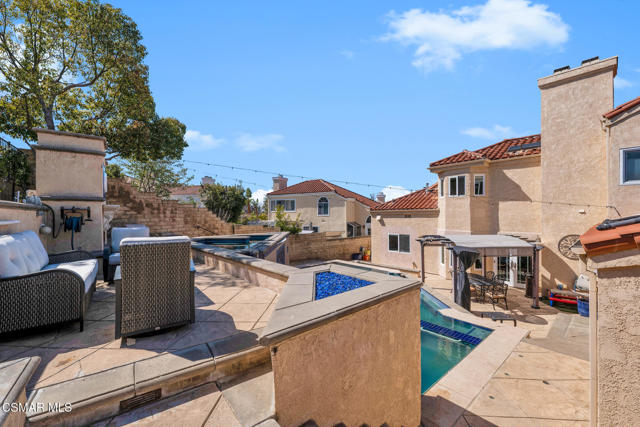 4542 Skidmore Court, Moorpark CA: https://media.crmls.org/mediaz/a70ce79b-cf3e-4ff1-857e-b4973f28bd09.jpg