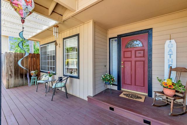 1298 Hersman Drive, Gilroy CA: https://media.crmls.org/mediaz/a70d90b3-0eba-42af-b42e-d8e5aafb2a7f.jpg