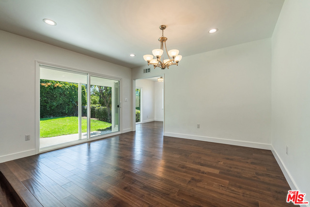 5412 S HOLT Avenue, Los Angeles CA: https://media.crmls.org/mediaz/a70dd600-c6c2-49b3-9c54-f6701fd2f302.jpg