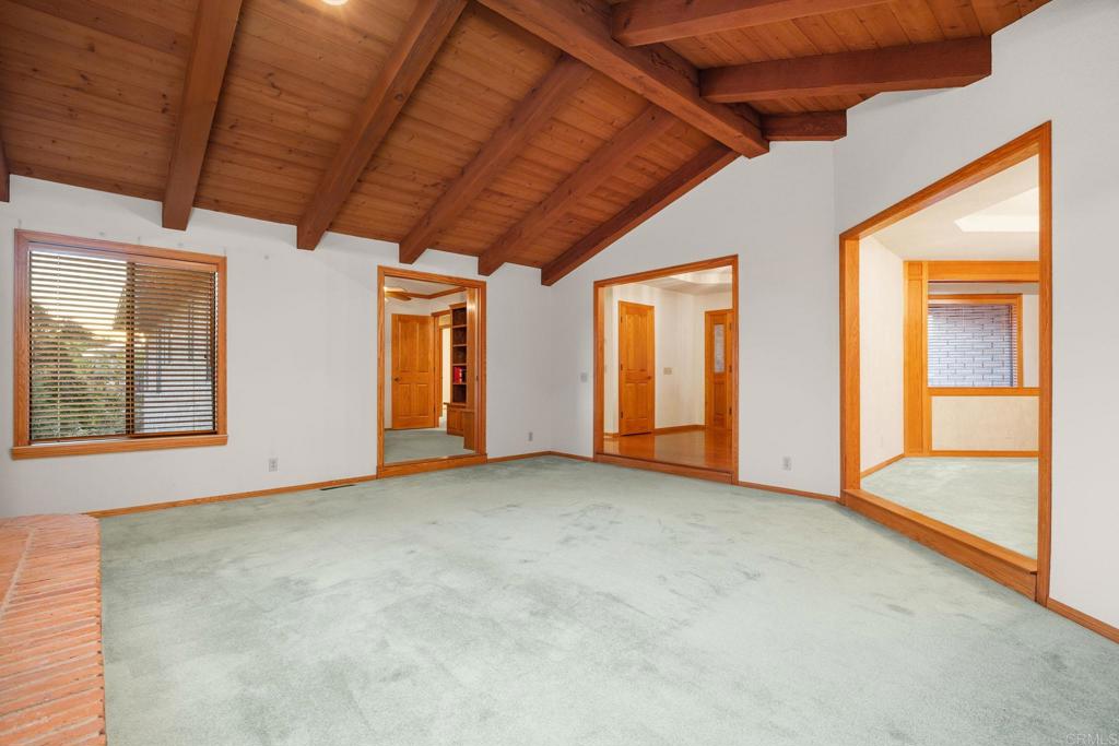 https://media.crmls.org/mediaz/a7102a22-20e5-40ac-a9b2-d7900d45c797.jpg?preset=X-Large